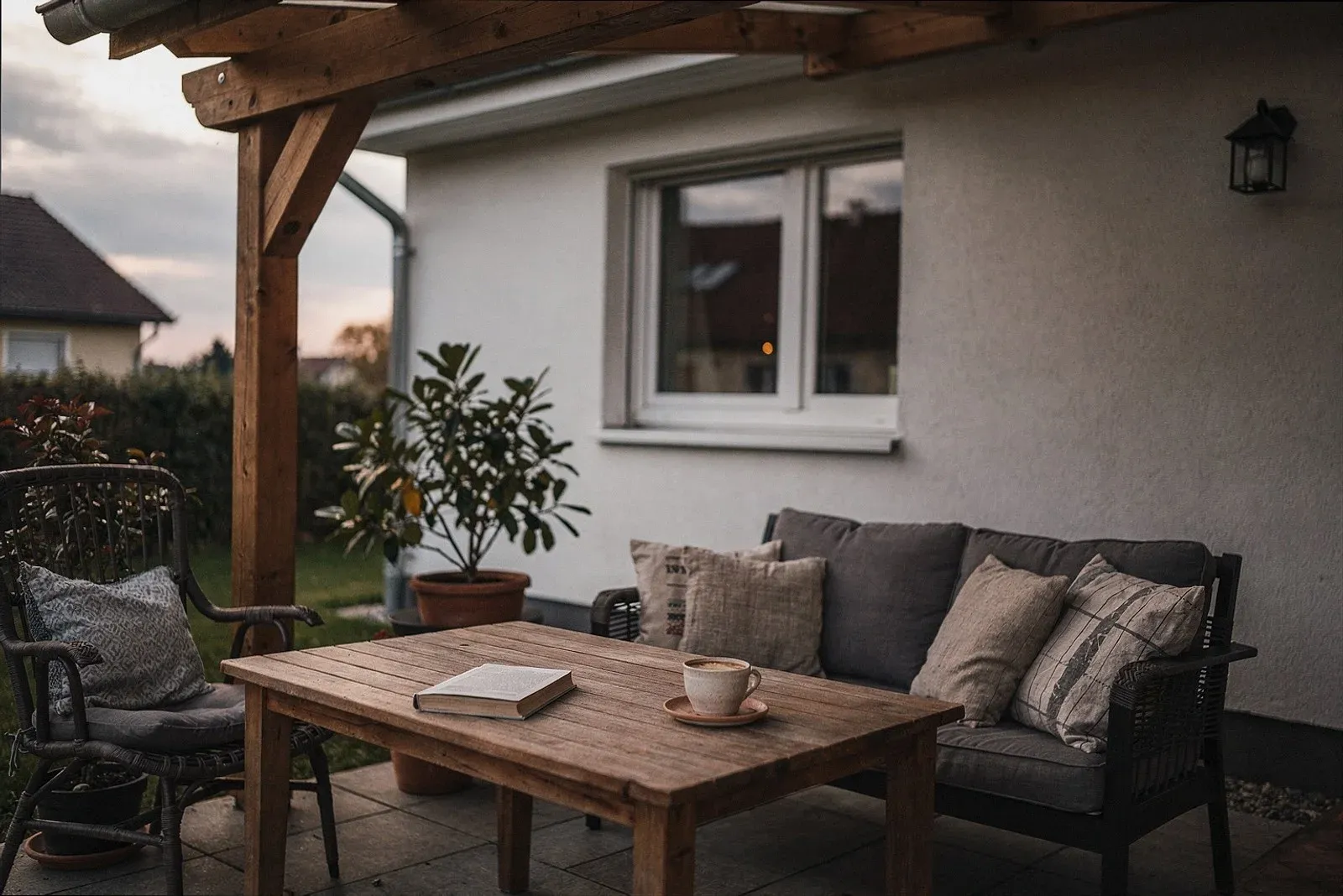 Terrassenüberdachung aus Holz in Duisburg